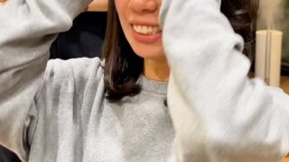 ＠closet_shinjuku ← 新宿御苑前で「自然な縮毛矯正・髪質改善」をお探しの方へ 「最近、髪がまとまりにくくなった」 前よりうねる。 湿気で広がる。 表面にパサつきが出る。 朝アイロンしても、夕方にはまとまらない。